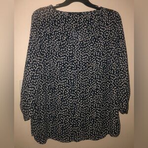 Zac & Rachel Cream and Blue Cuffed Sleeve Blouse